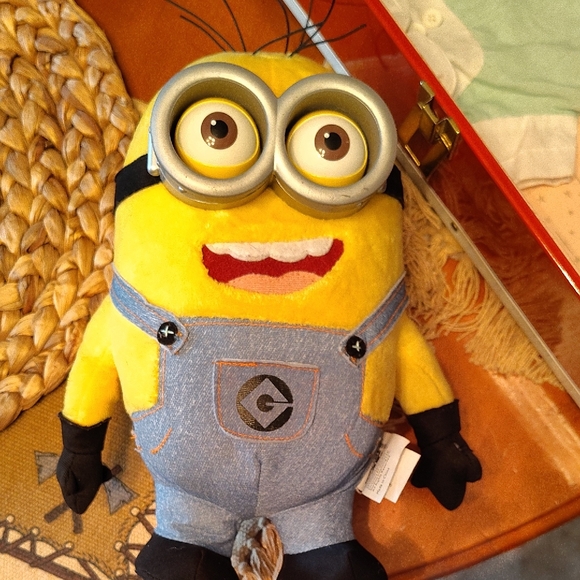 Despicable Me Minion Plush Toy - Yellow and Blue - Picture 1 of 1